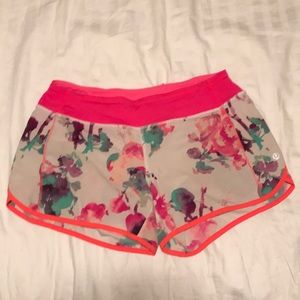 Super RARE Lululemon Floral speed short